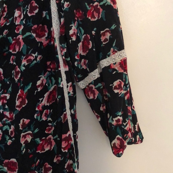 Floral tassel boho chic blouse - Picture 3 of 6